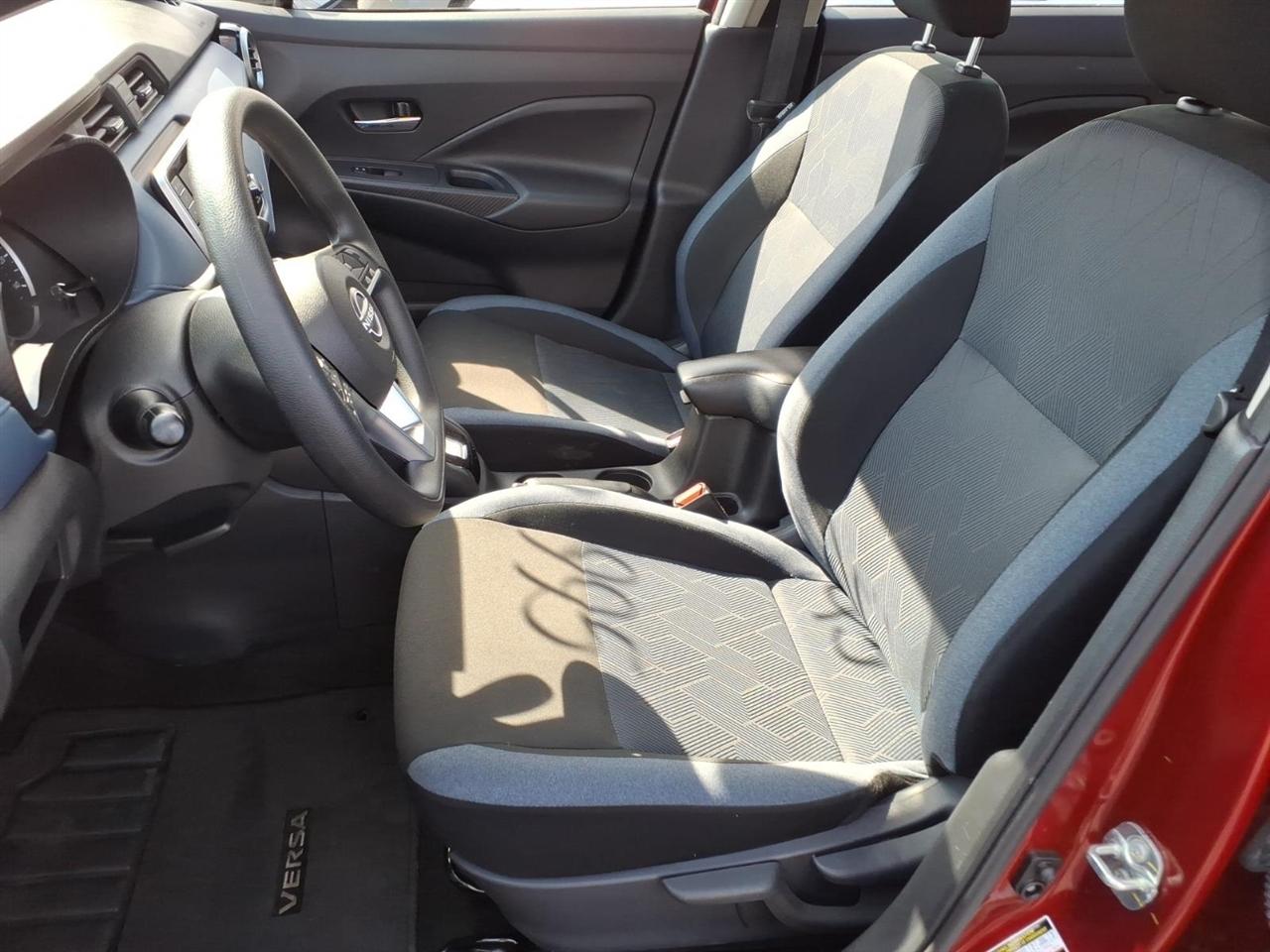 Nissan Versa SV CVT 2025