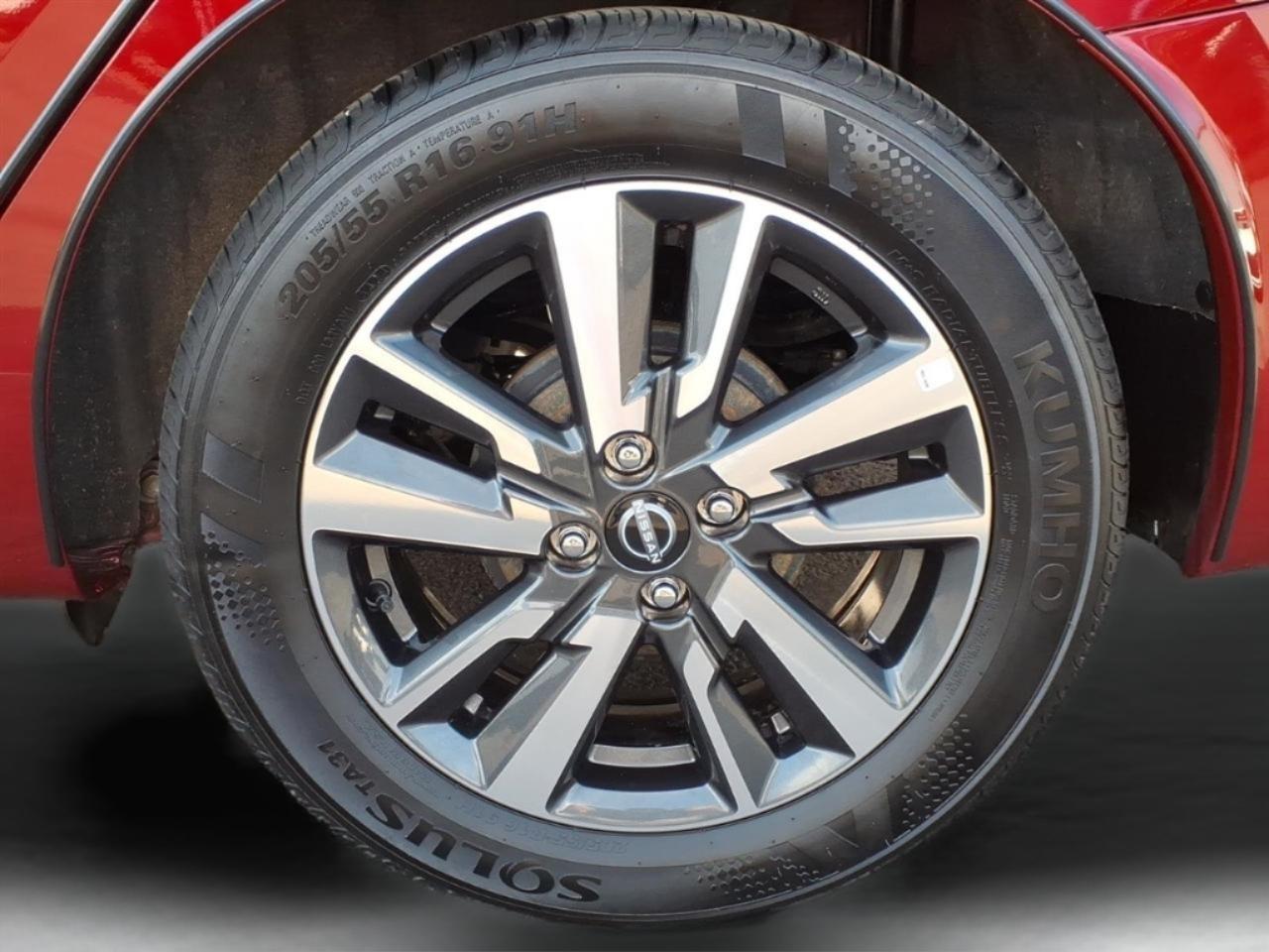 Nissan Versa SV CVT 2025