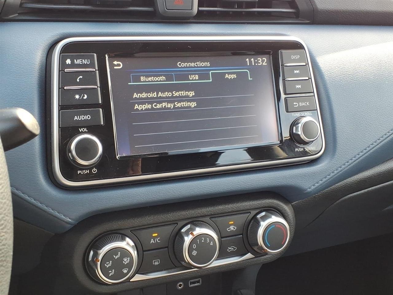 Nissan Versa SV CVT 2025