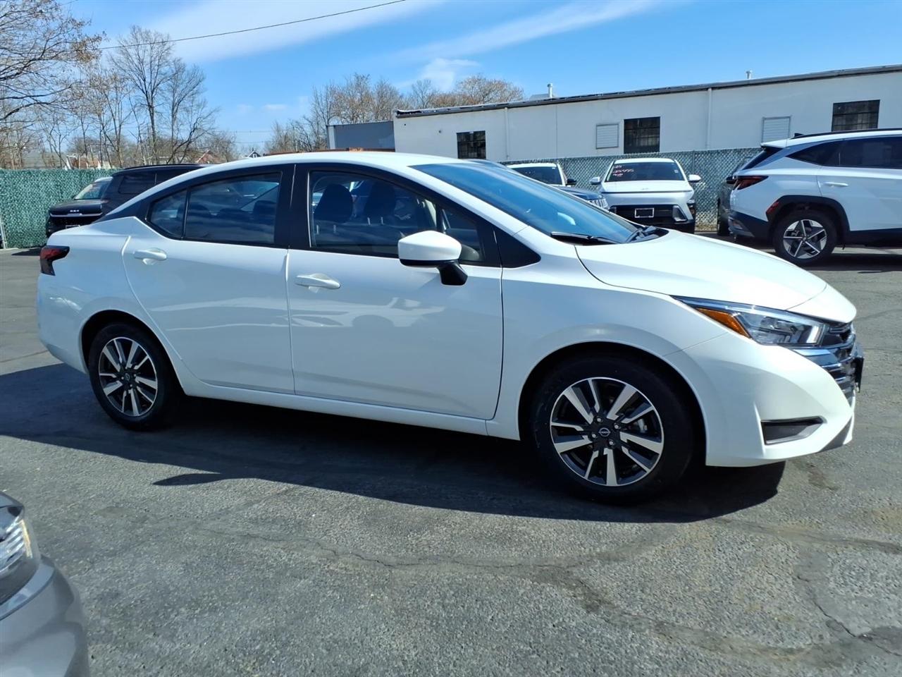 Nissan Versa SV CVT 2025