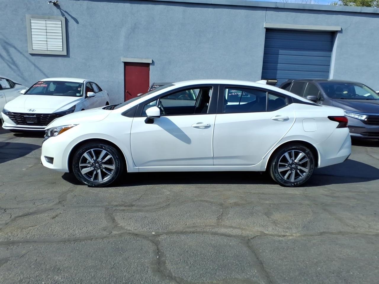 Nissan Versa SV CVT 2025