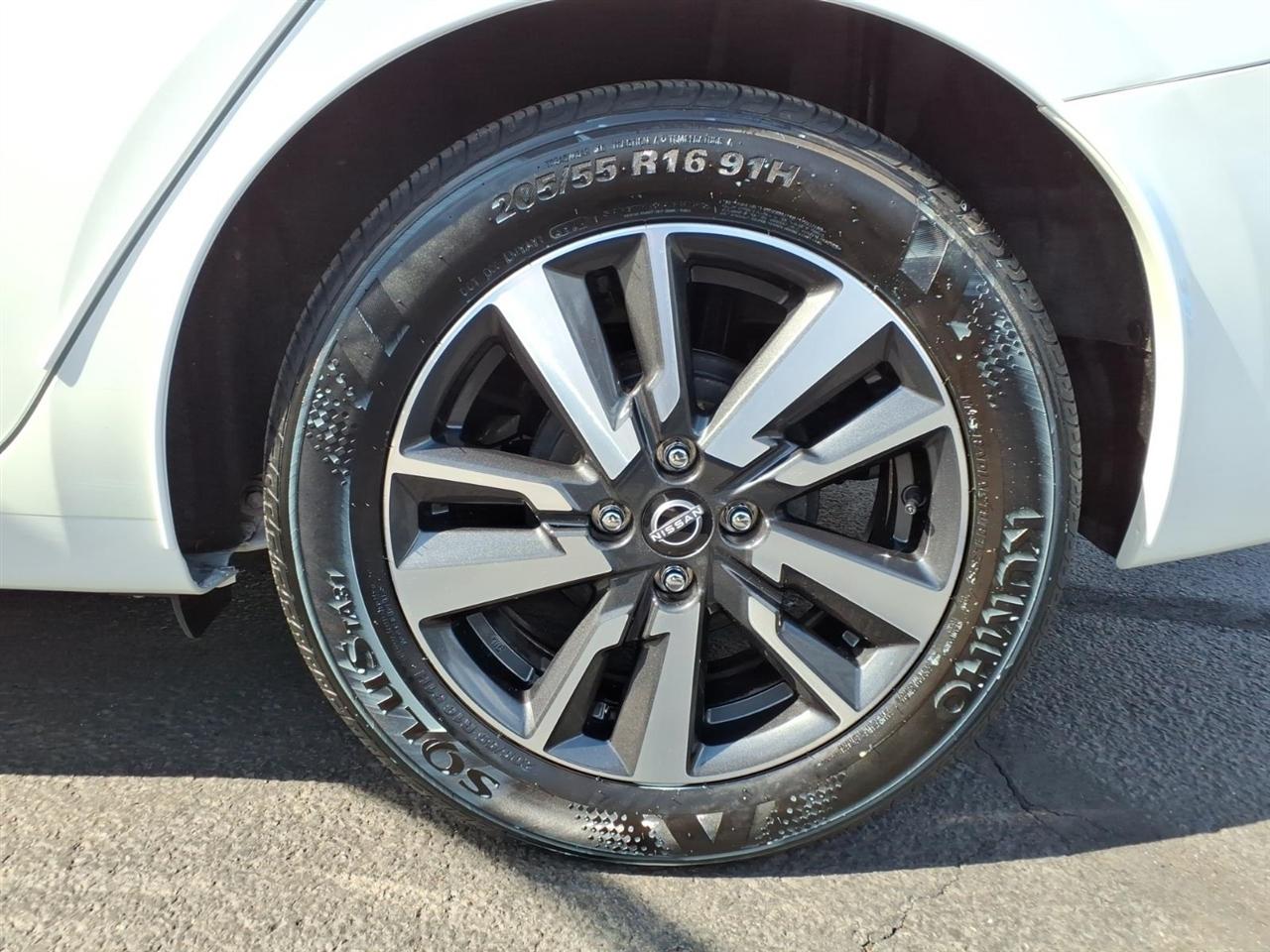 Nissan Versa SV CVT 2025