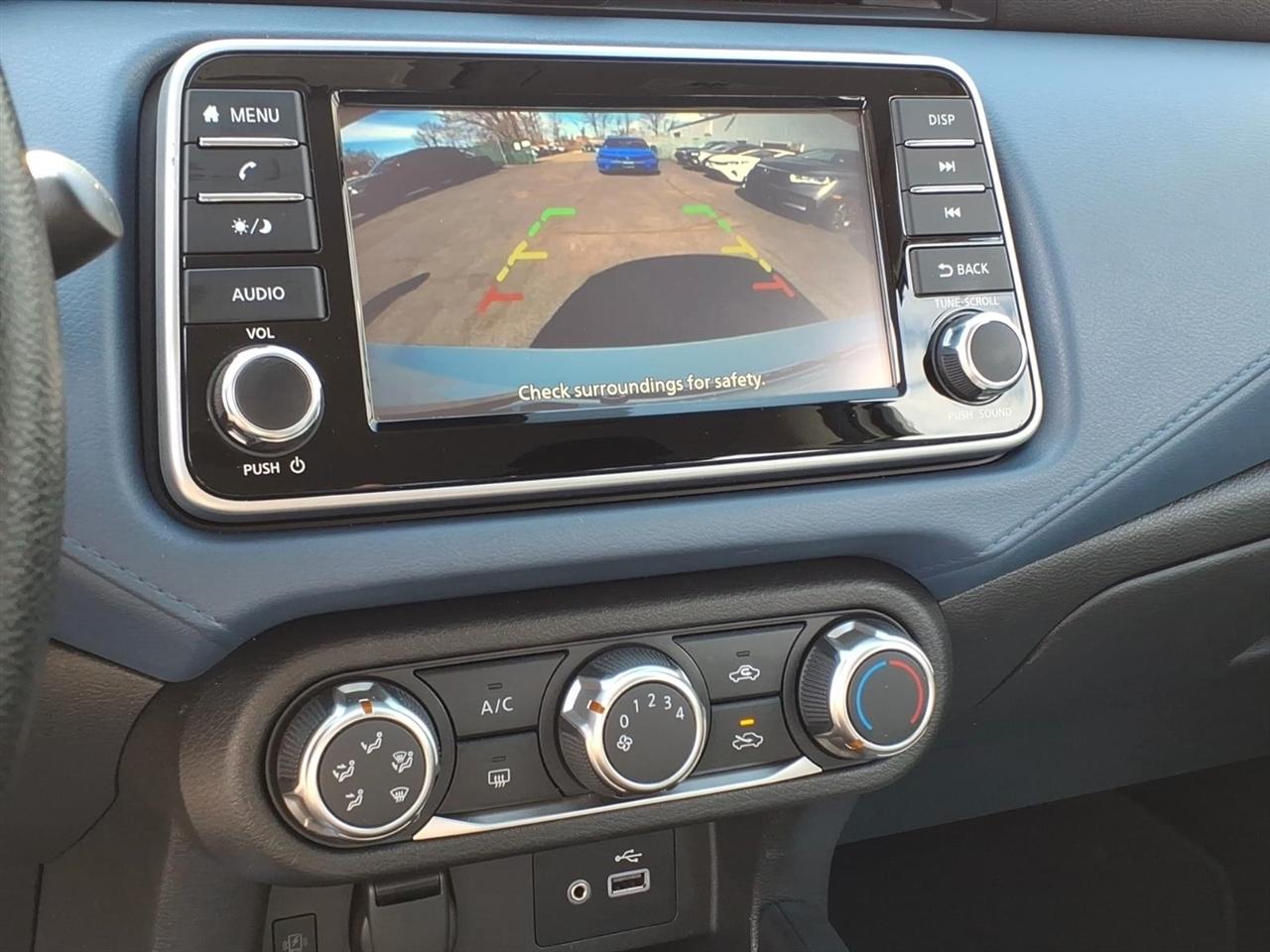 Nissan Versa SV CVT 2025