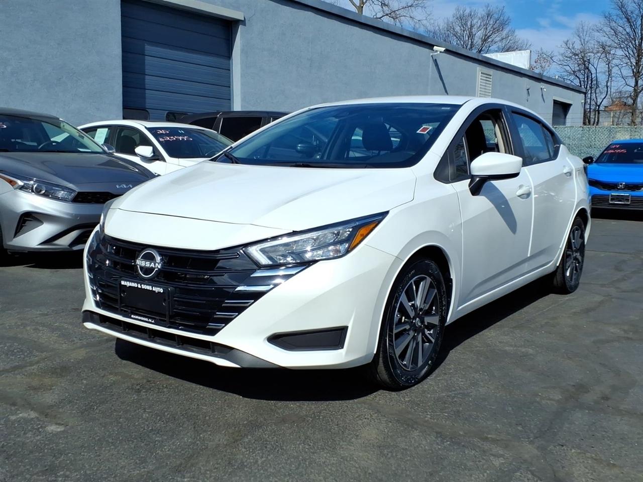 2025 Nissan Versa SV CVT