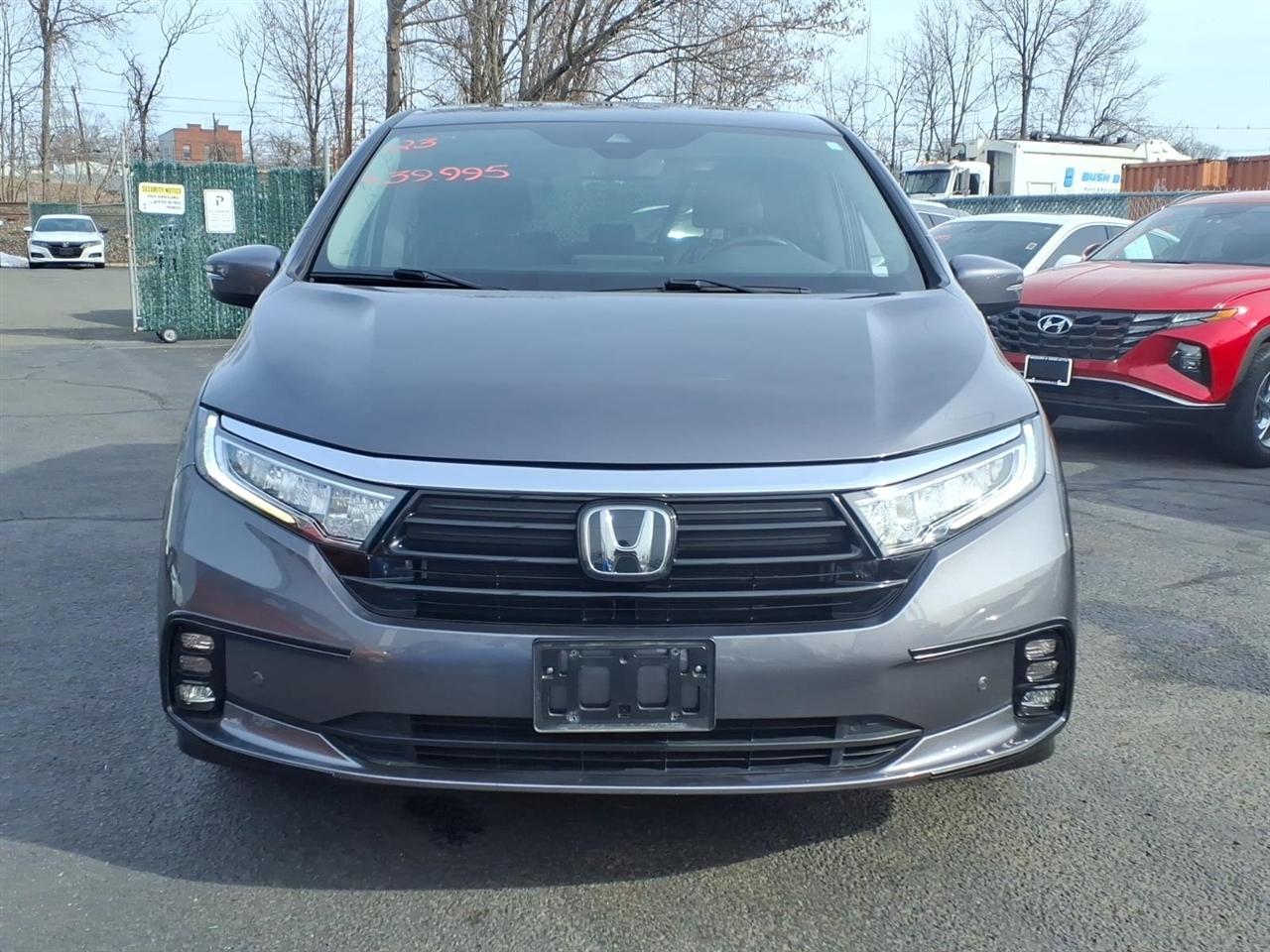 Honda Odyssey Touring Auto 2023
