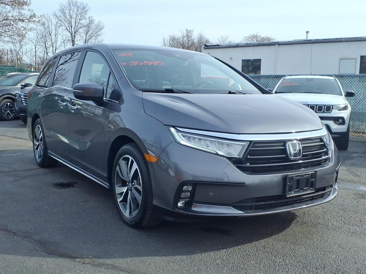 Honda Odyssey Touring Auto 2023