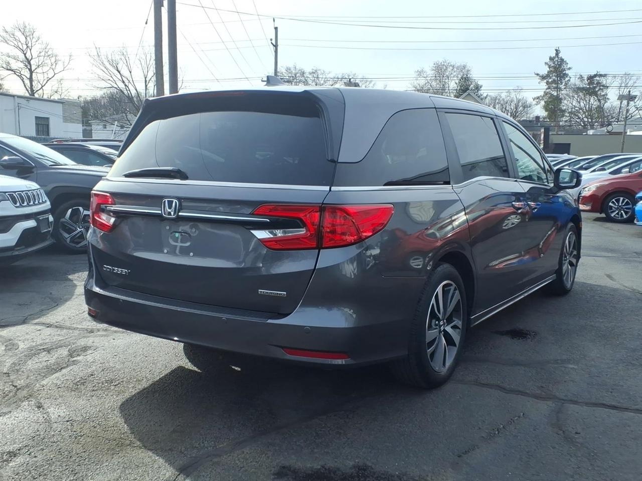 Honda Odyssey Touring Auto 2023
