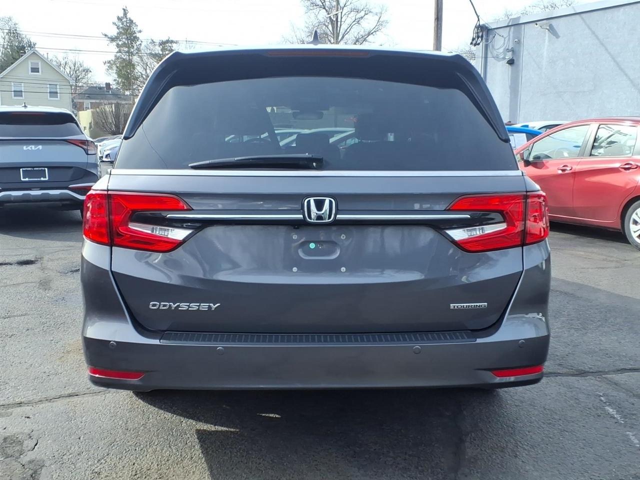 Honda Odyssey Touring Auto 2023