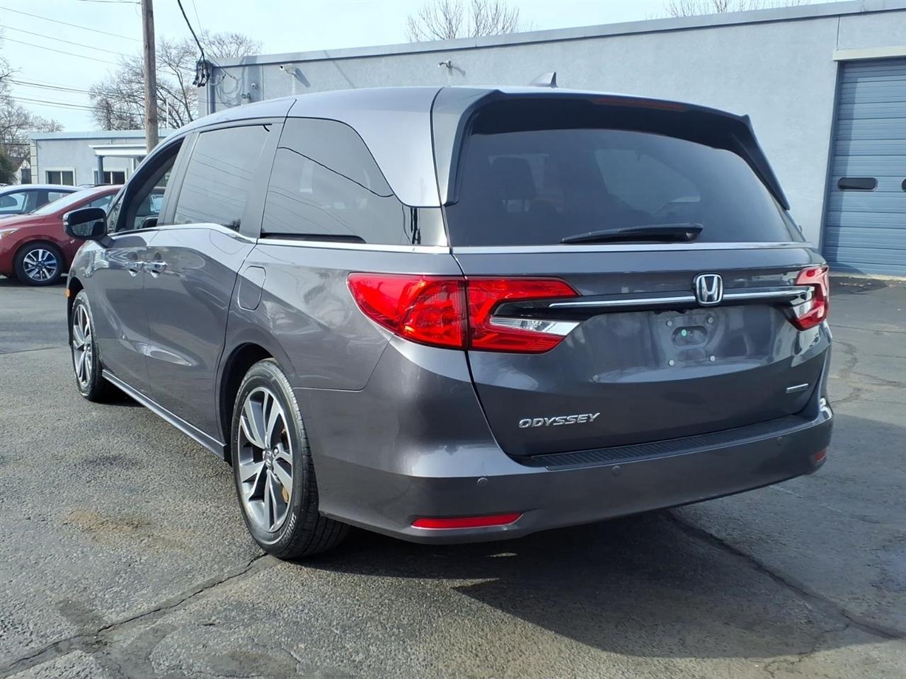 Honda Odyssey Touring Auto 2023