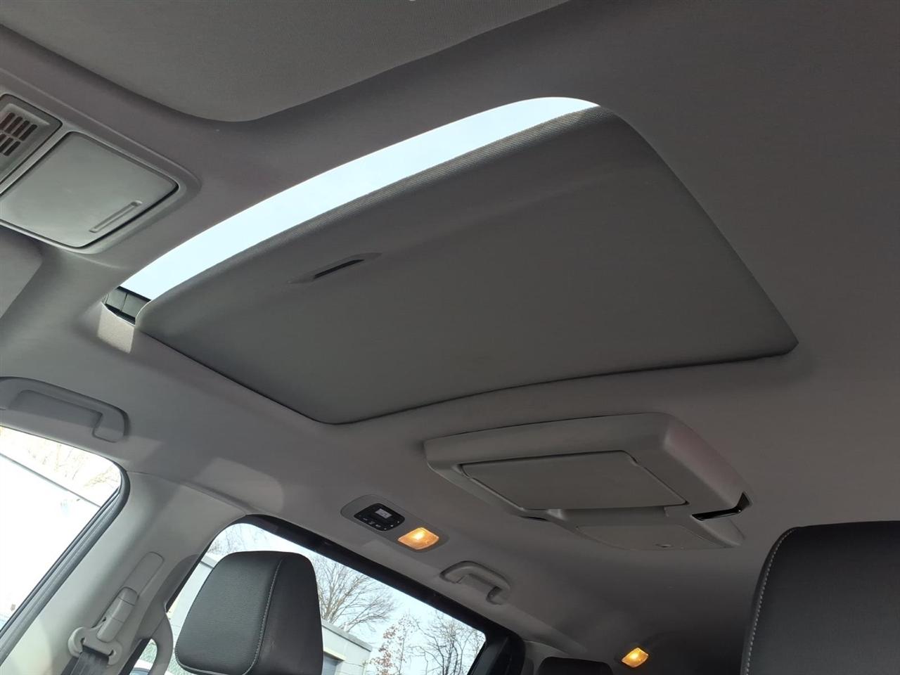 Honda Odyssey Touring Auto 2023