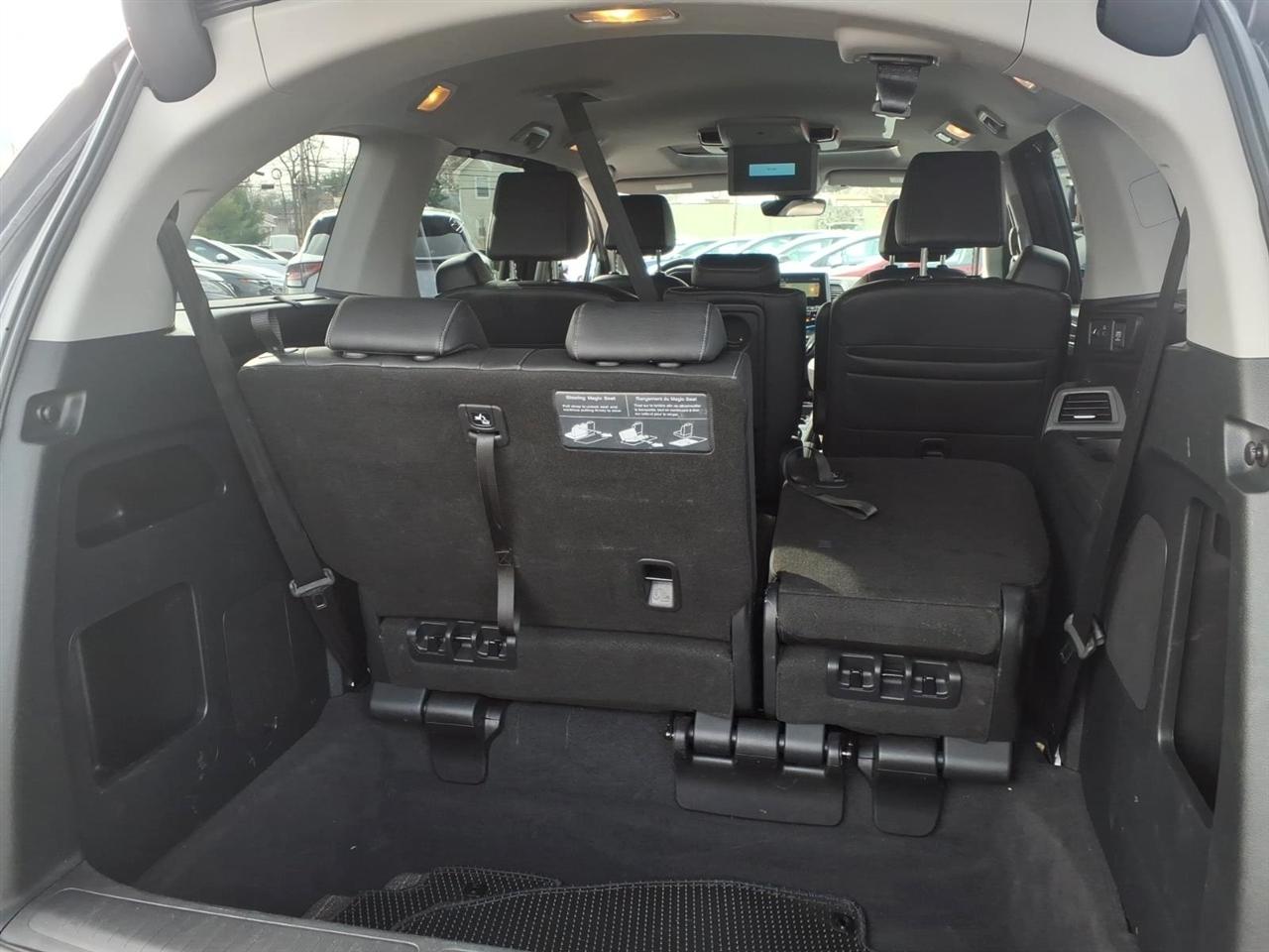 Honda Odyssey Touring Auto 2023