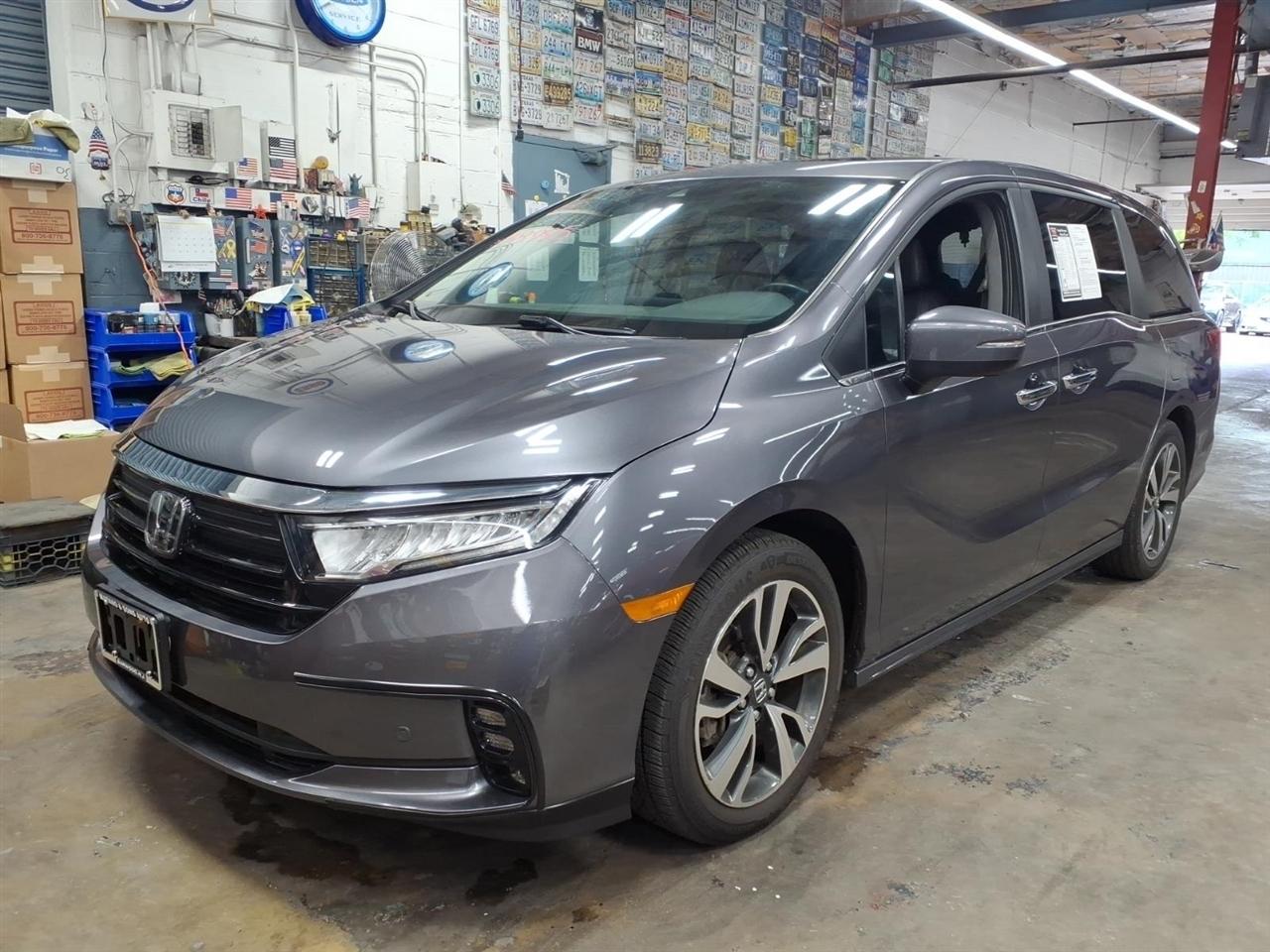 Honda Odyssey Touring Auto 2023