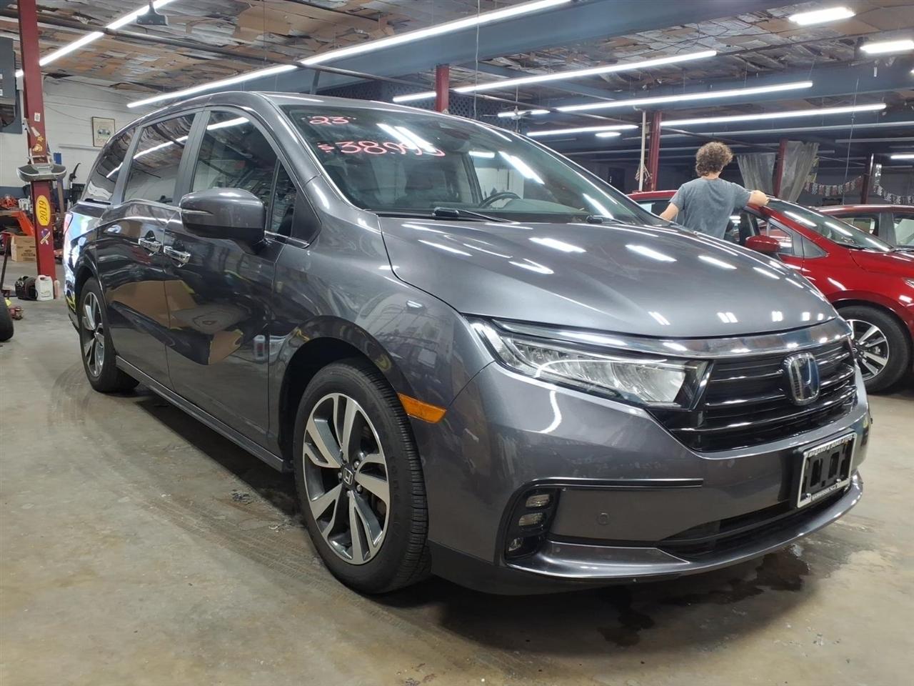 Honda Odyssey Touring Auto 2023
