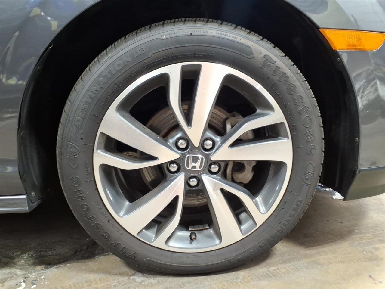 Honda Odyssey Touring Auto 2023