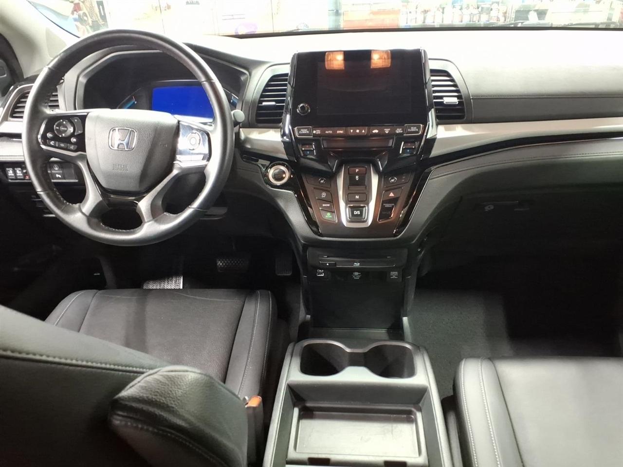 Honda Odyssey Touring Auto 2023