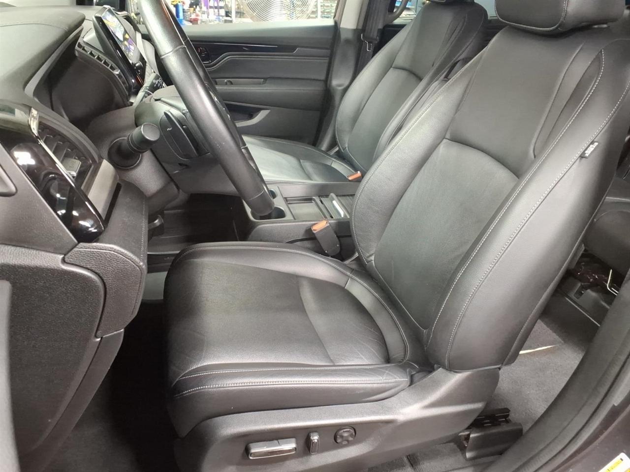 Honda Odyssey Touring Auto 2023