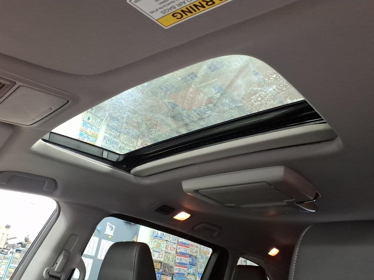 Honda Odyssey Touring Auto 2023