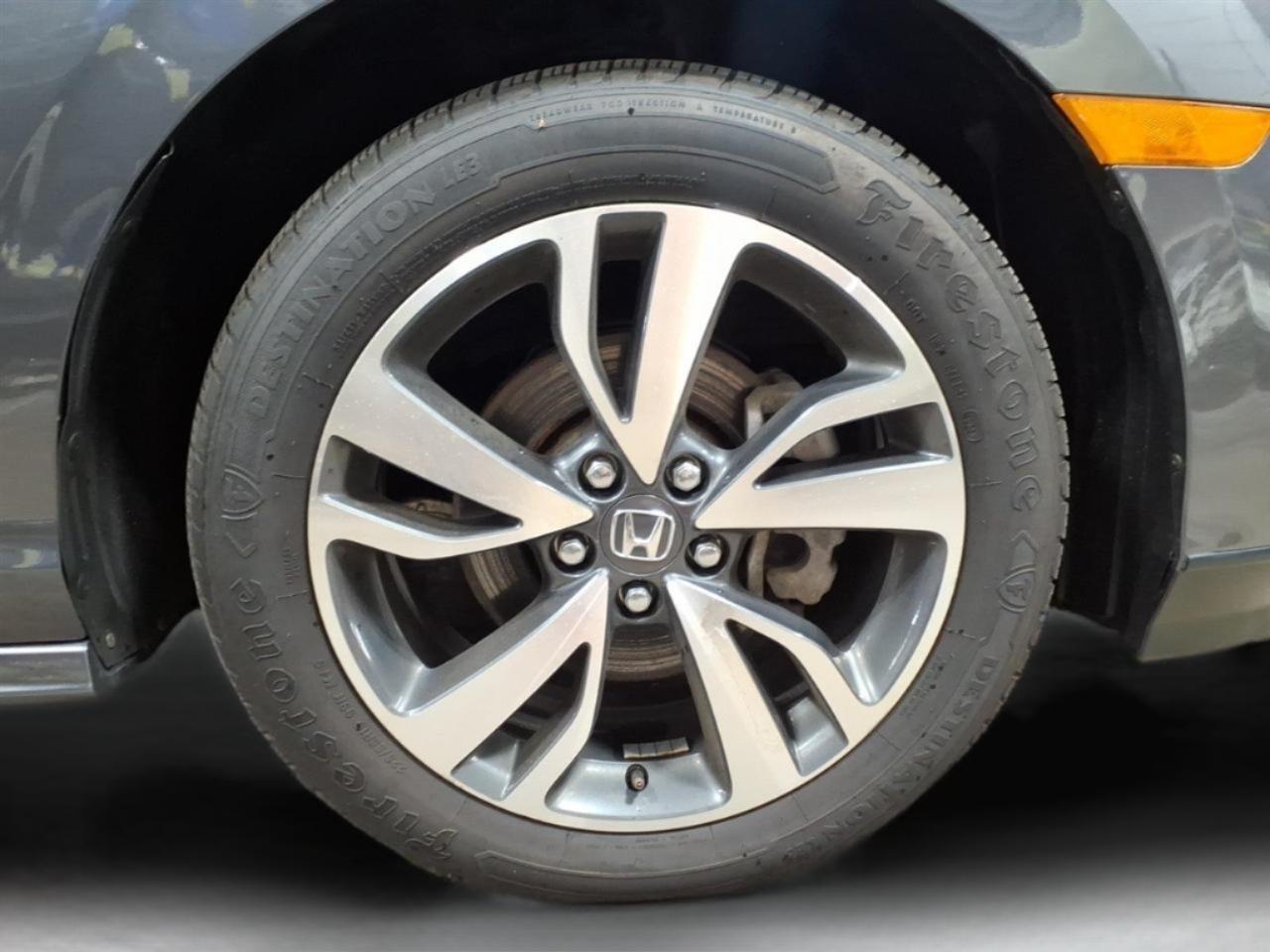 Honda Odyssey Touring Auto 2023