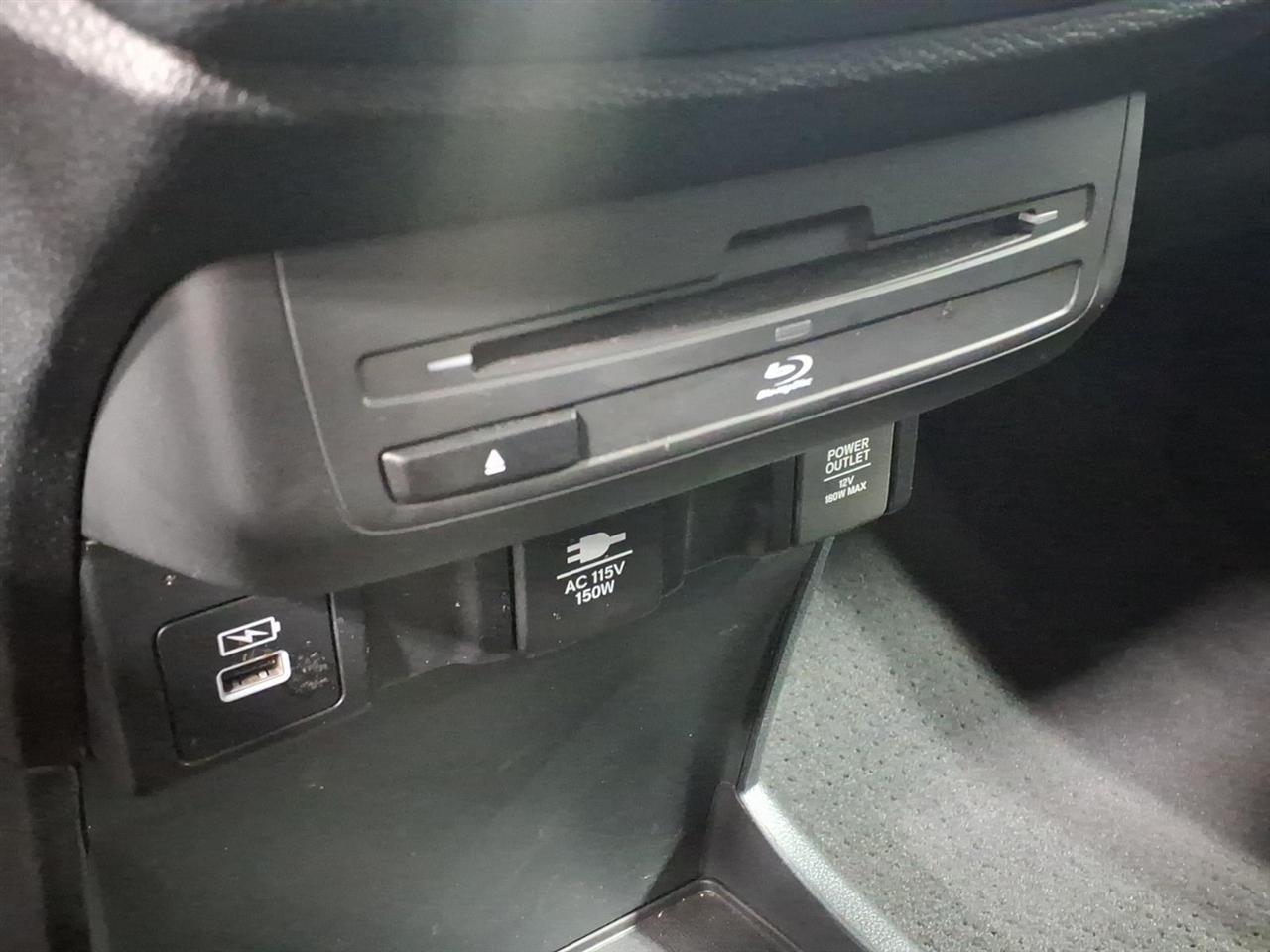 Honda Odyssey Touring Auto 2023