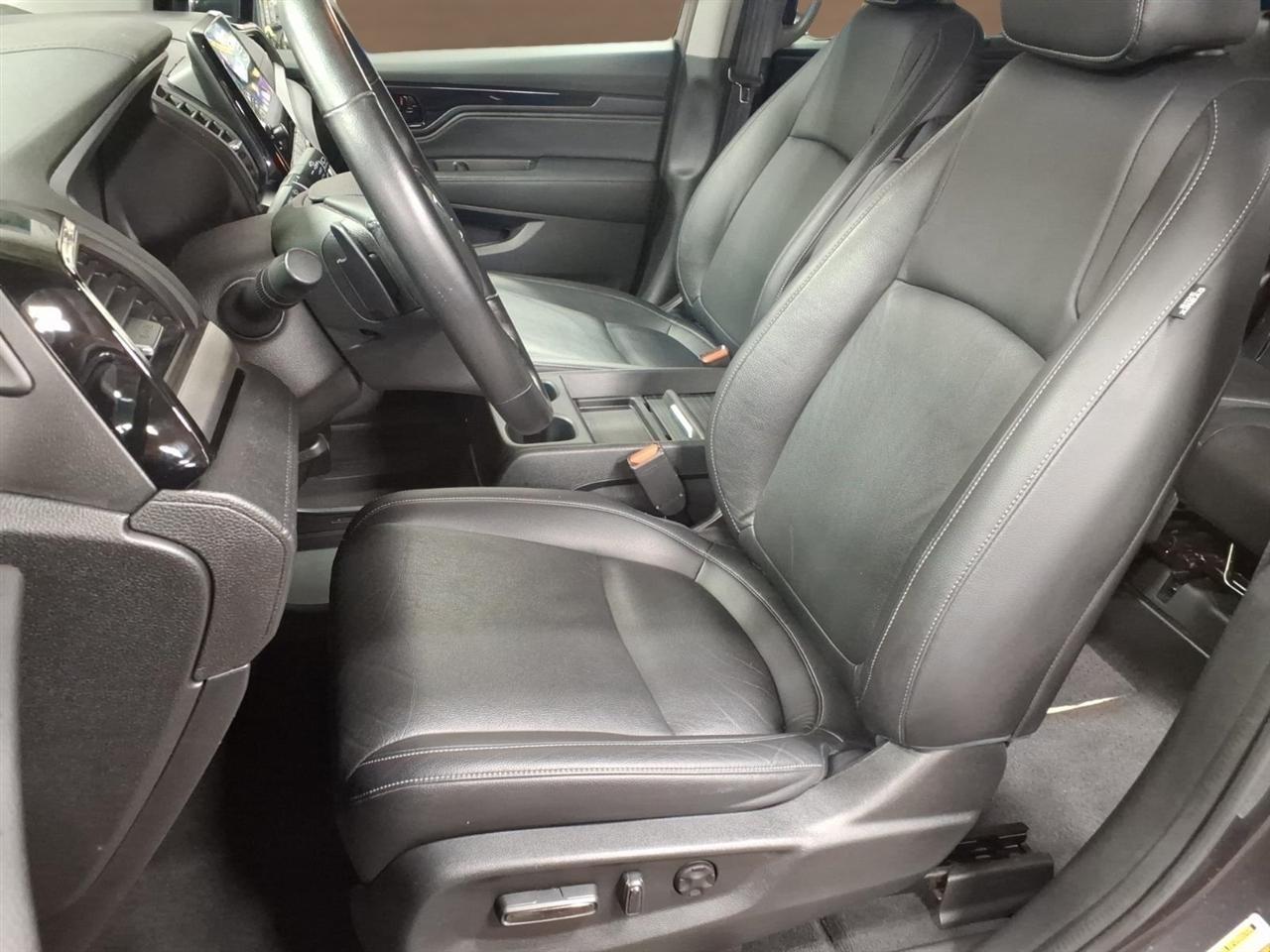 Honda Odyssey Touring Auto 2023