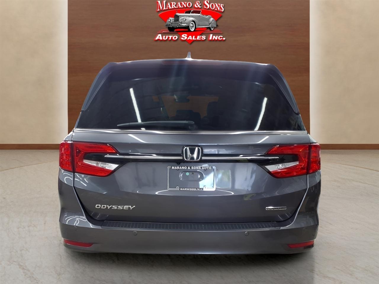 Honda Odyssey Touring Auto 2023