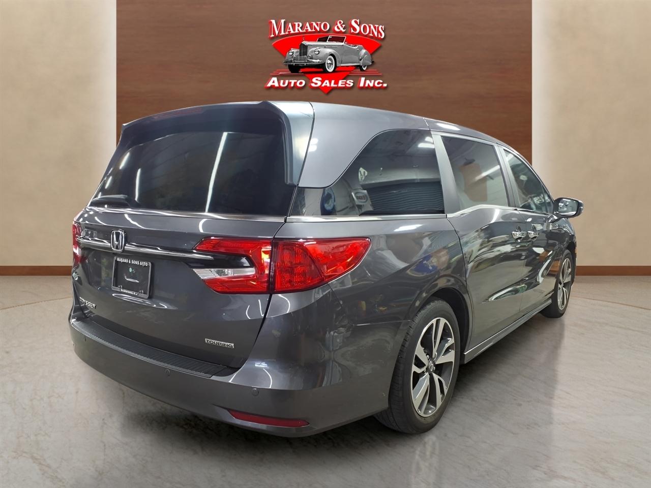 Honda Odyssey Touring Auto 2023