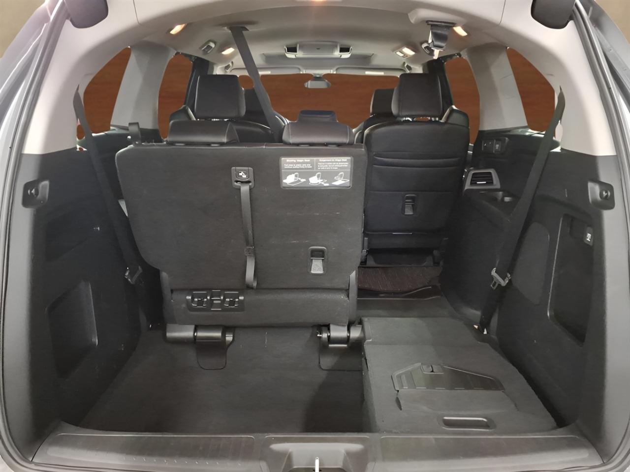 Honda Odyssey Touring Auto 2023