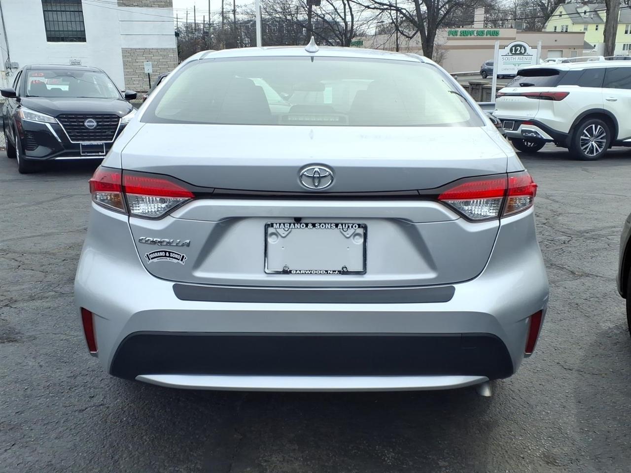 Toyota Corolla LE CVT (Natl) 2022