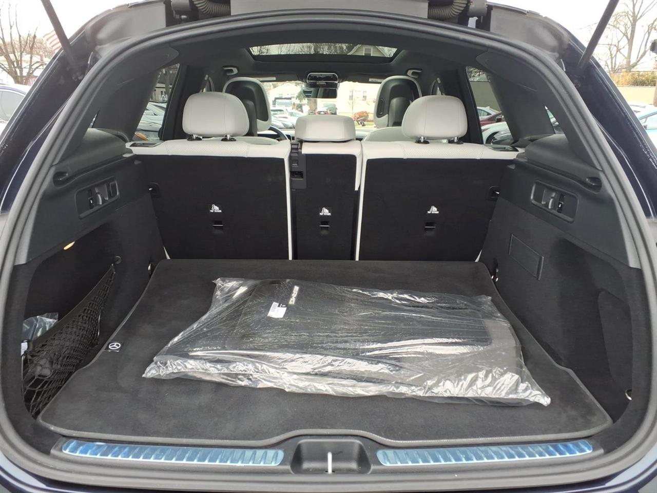 Mercedes-Benz GLC GLC 300 4MATIC SUV 2023