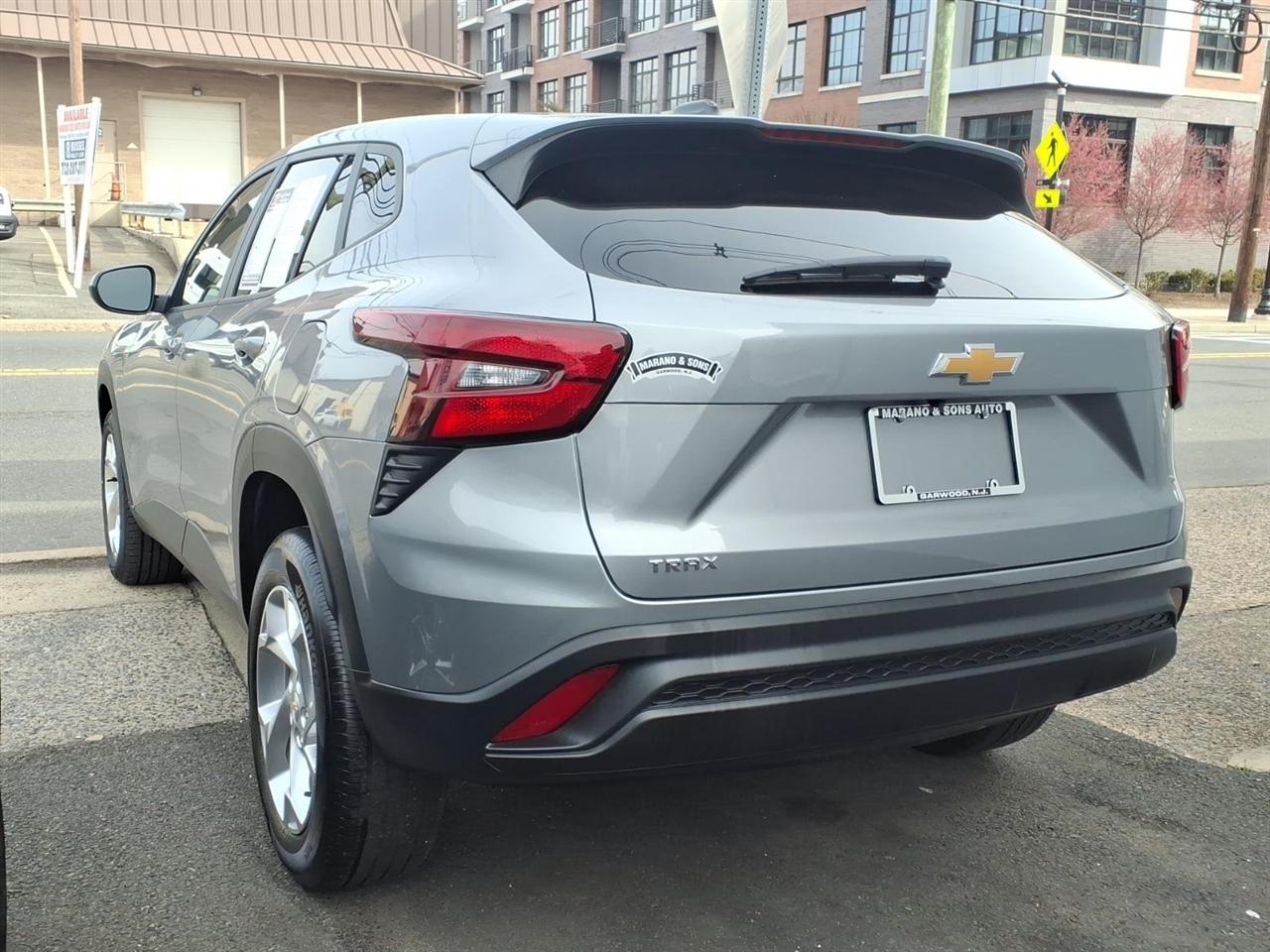 Chevrolet Trax FWD 4dr LS 2024