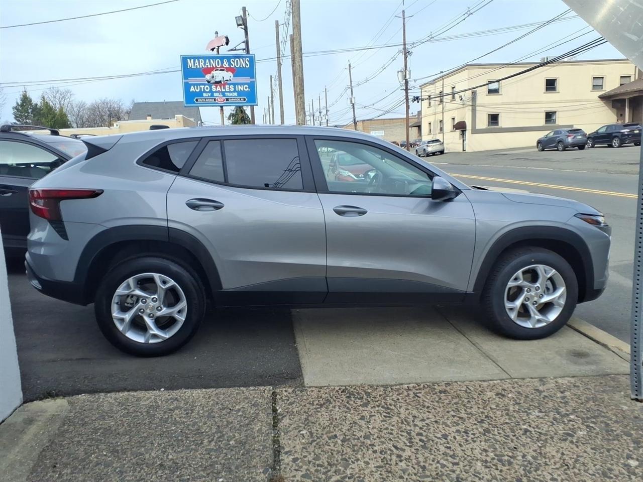 Chevrolet Trax FWD 4dr LS 2024