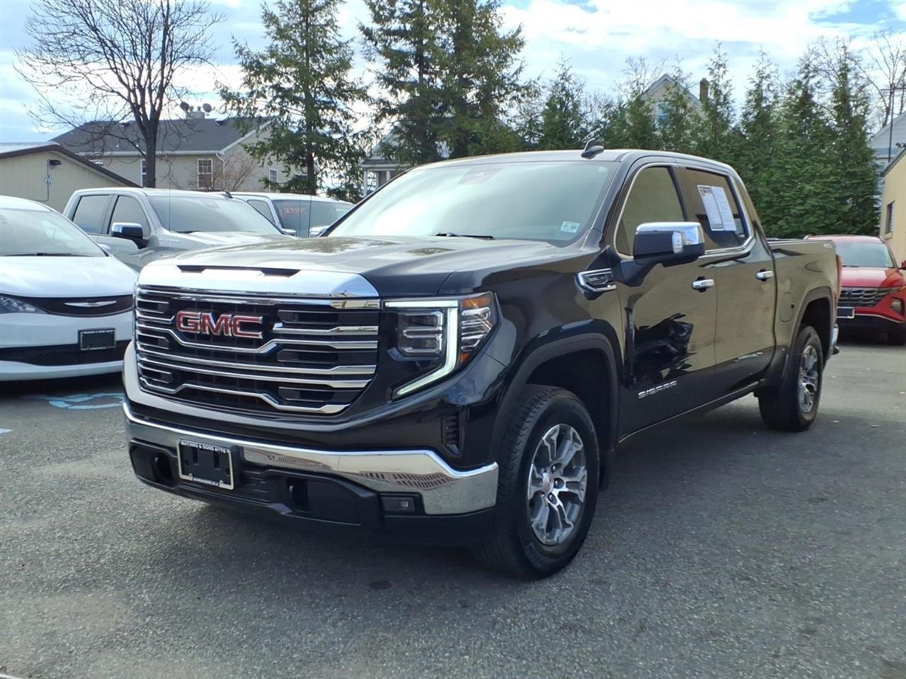 2025 GMC Sierra 1500 4WD Crew Cab 147" SLT