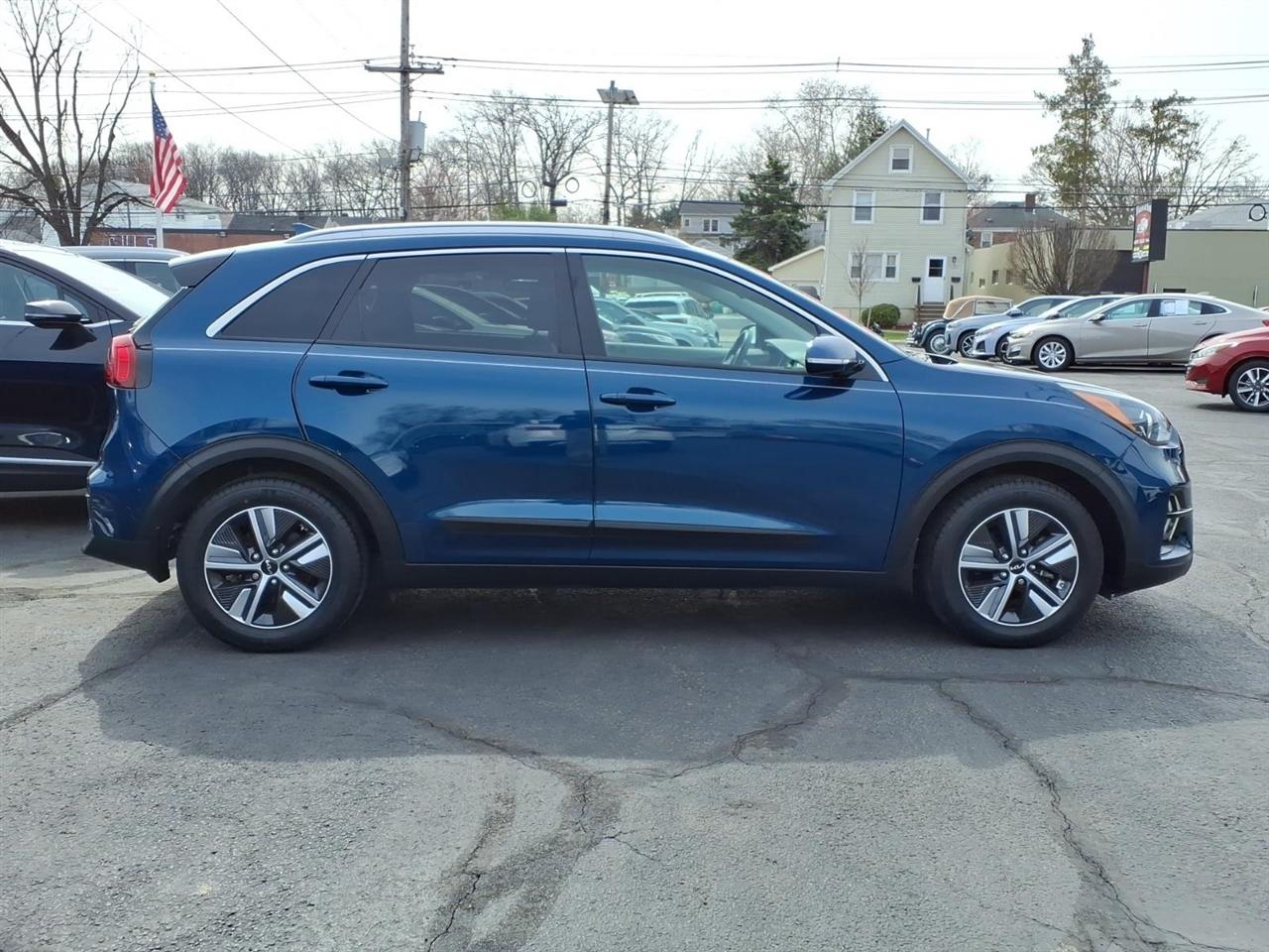 Kia Niro Plug-In Hybrid EX FWD 2022