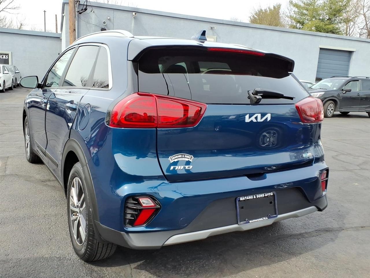 Kia Niro Plug-In Hybrid EX FWD 2022