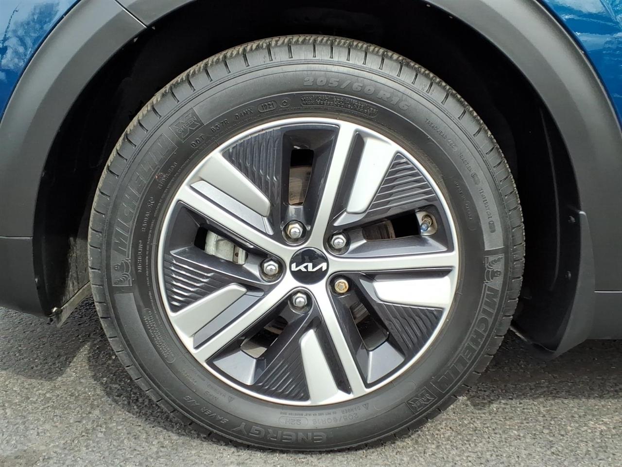 Kia Niro Plug-In Hybrid EX FWD 2022