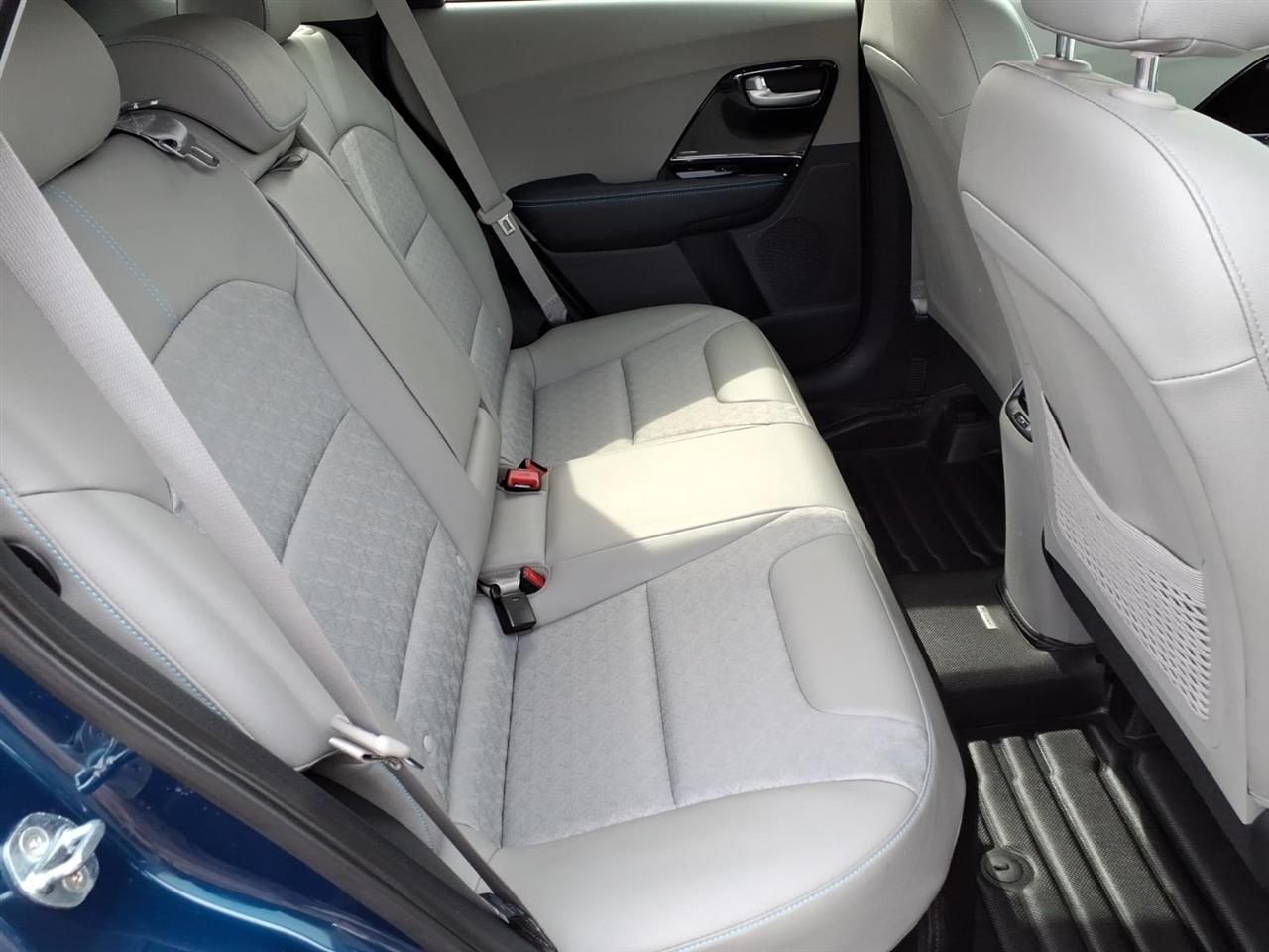 Kia Niro Plug-In Hybrid EX FWD 2022