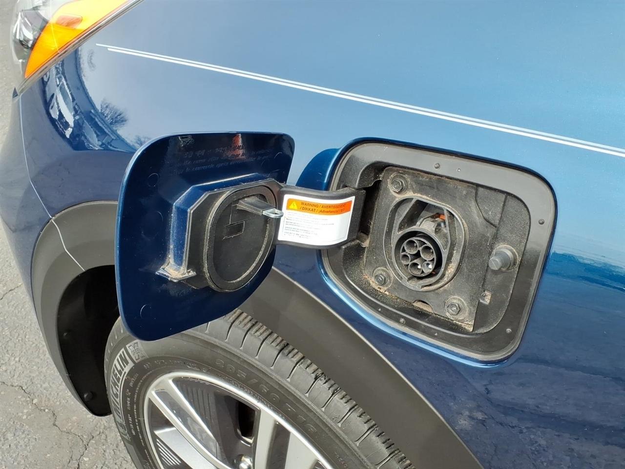 Kia Niro Plug-In Hybrid EX FWD 2022