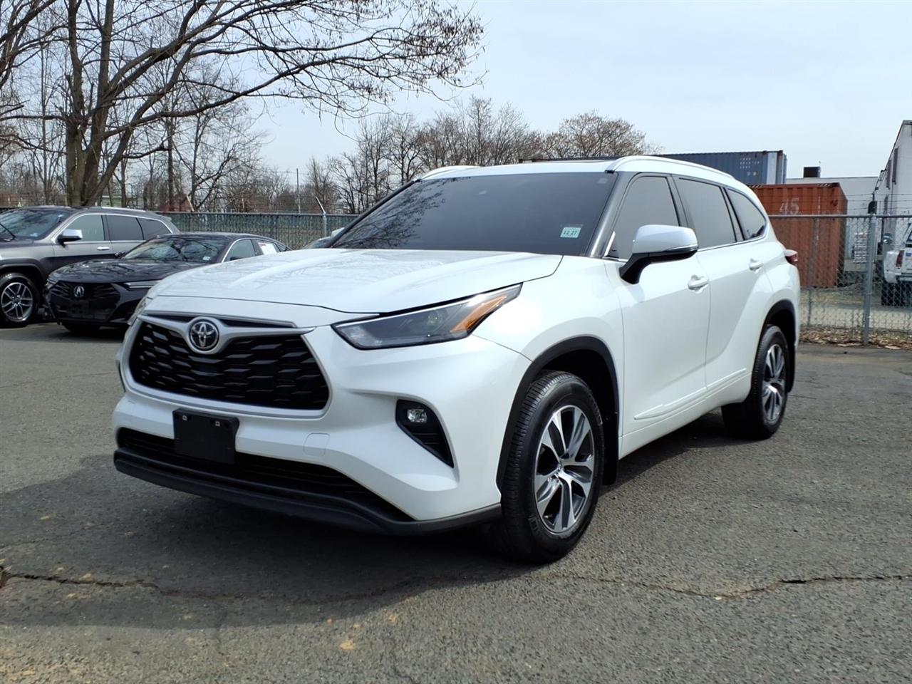 Toyota Highlander Platinum AWD (Natl) 2023