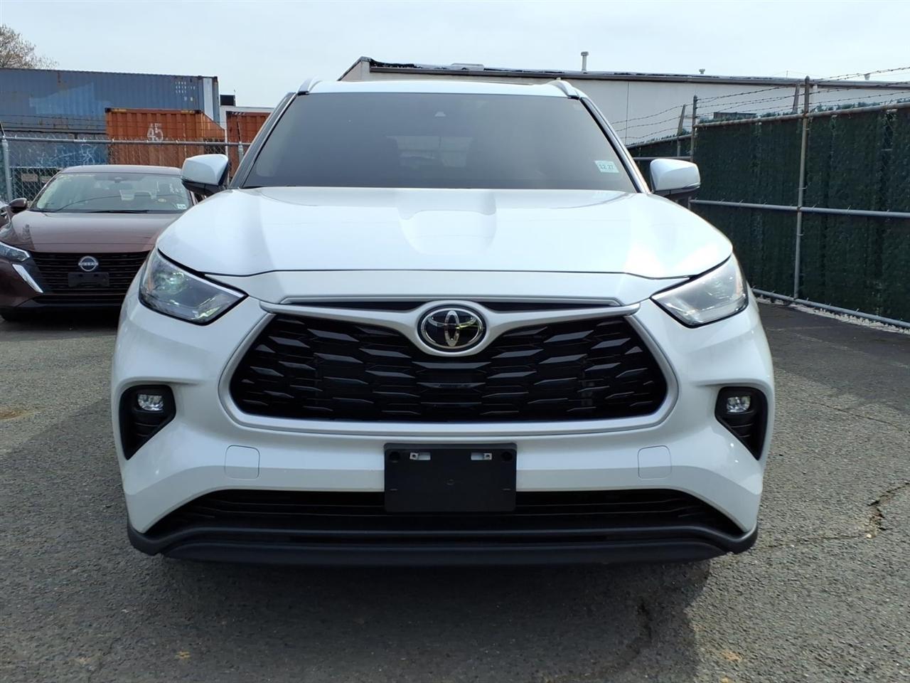 Toyota Highlander Platinum AWD (Natl) 2023