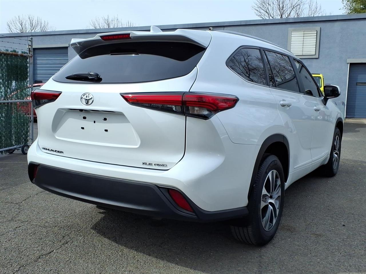 Toyota Highlander Platinum AWD (Natl) 2023