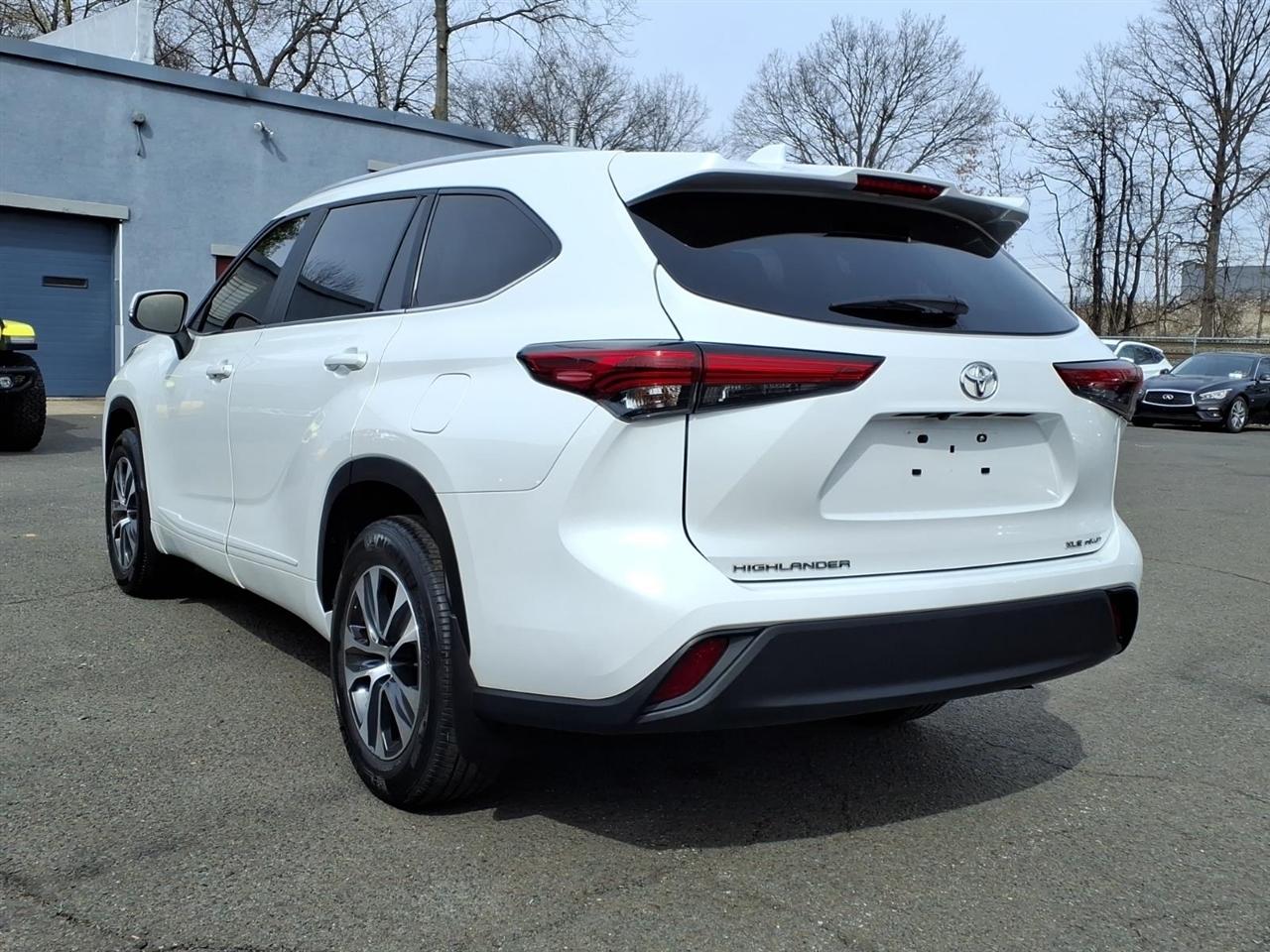 Toyota Highlander Platinum AWD (Natl) 2023