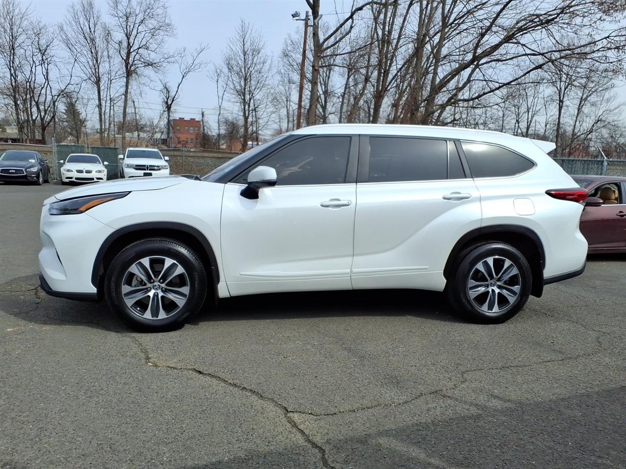 Toyota Highlander Platinum AWD (Natl) 2023
