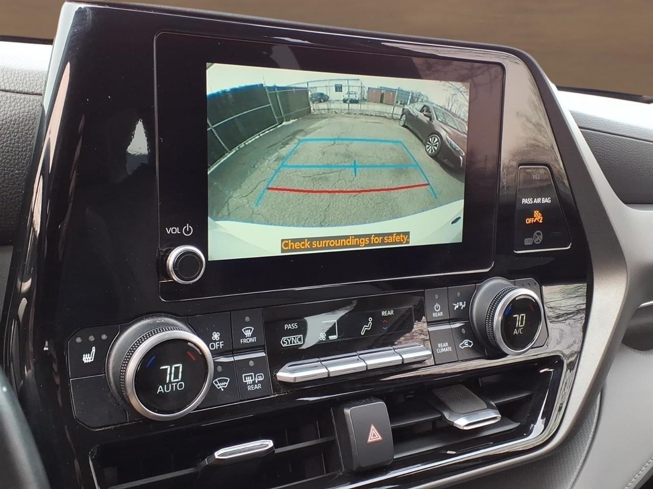 Toyota Highlander Platinum AWD (Natl) 2023