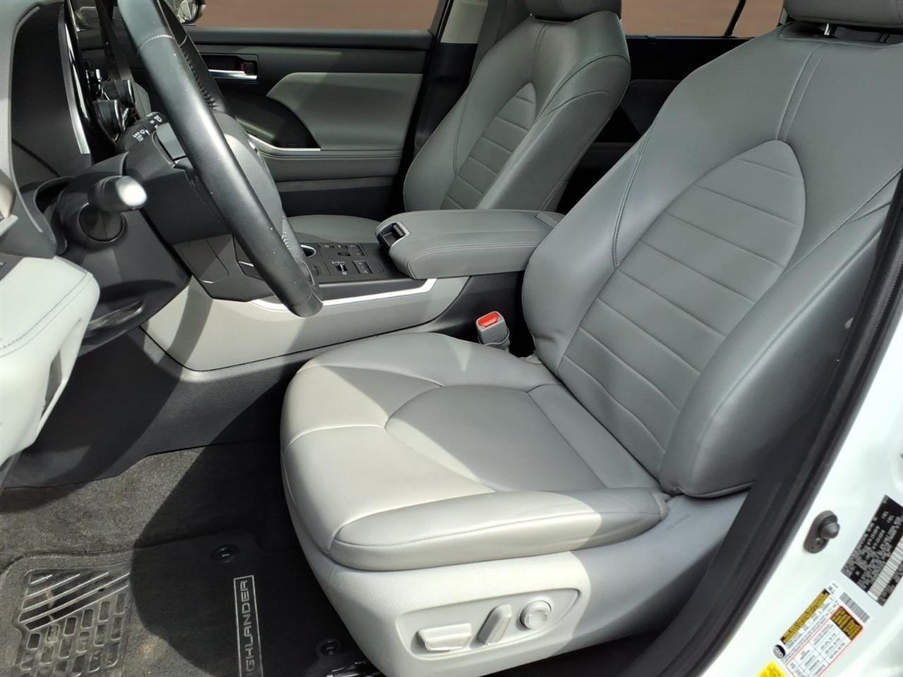 Toyota Highlander Platinum AWD (Natl) 2023