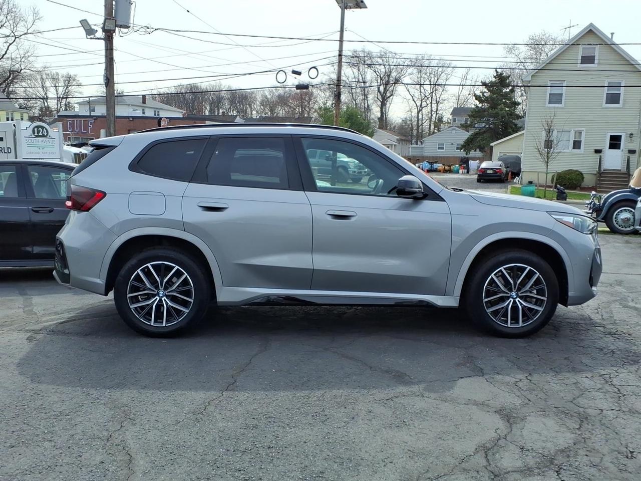 BMW X1 xDrive28i Sports Activity Vehicle 2023