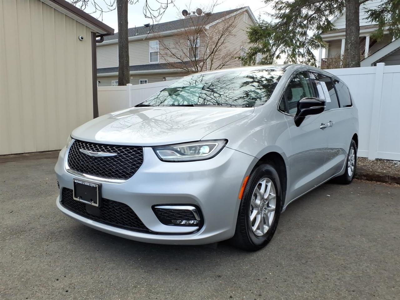 2024 Chrysler Pacifica Touring L FWD