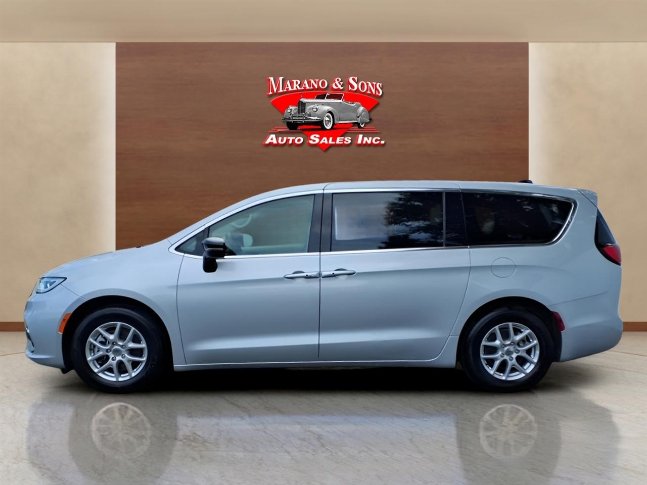 Chrysler Pacifica Touring L FWD 2024