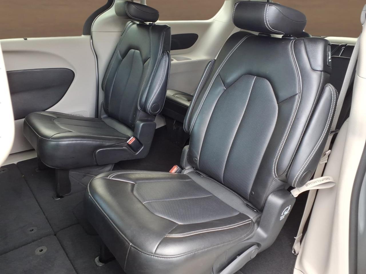 Chrysler Pacifica Touring L FWD 2024