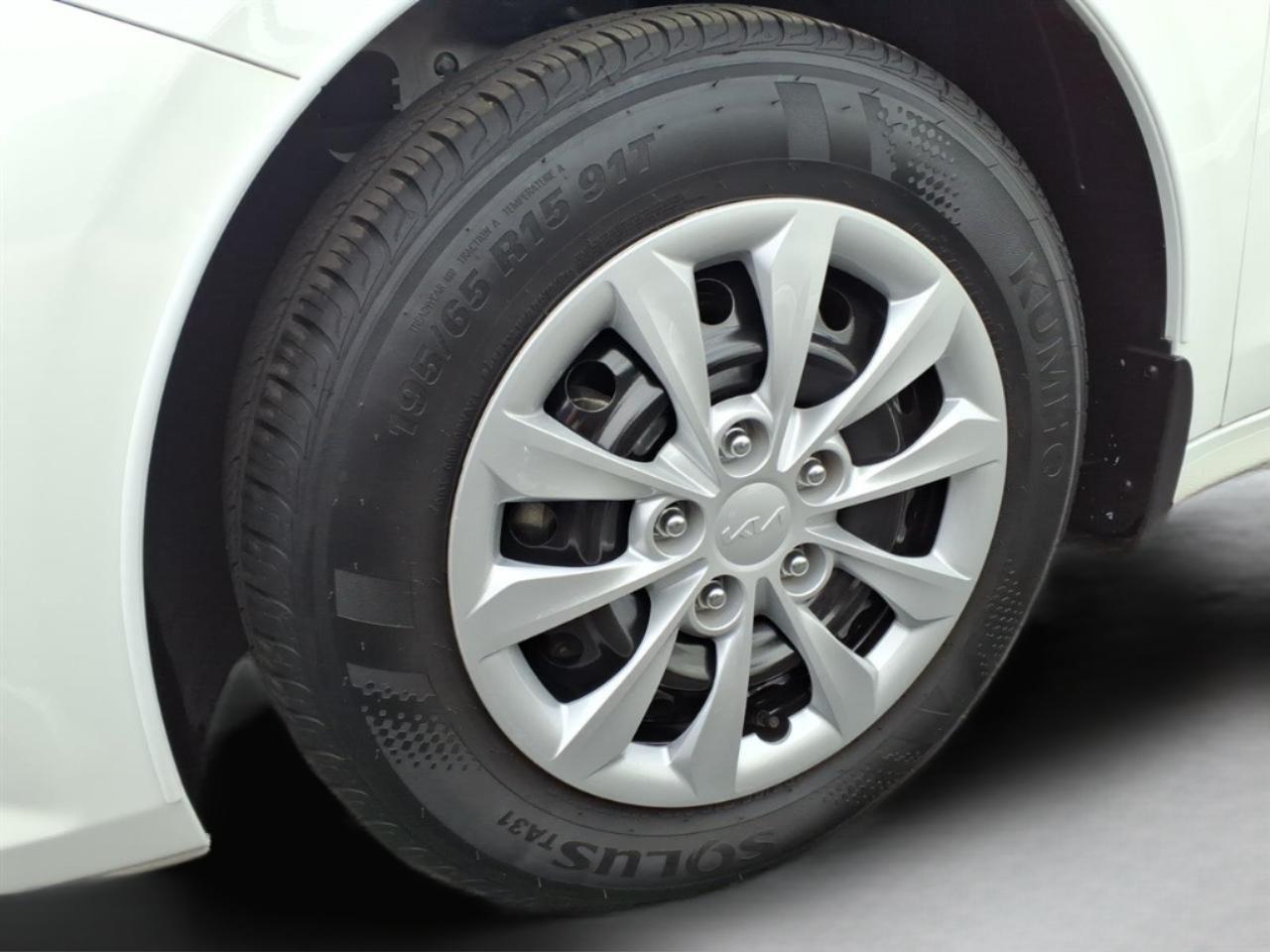 Kia Forte LX IVT 2024