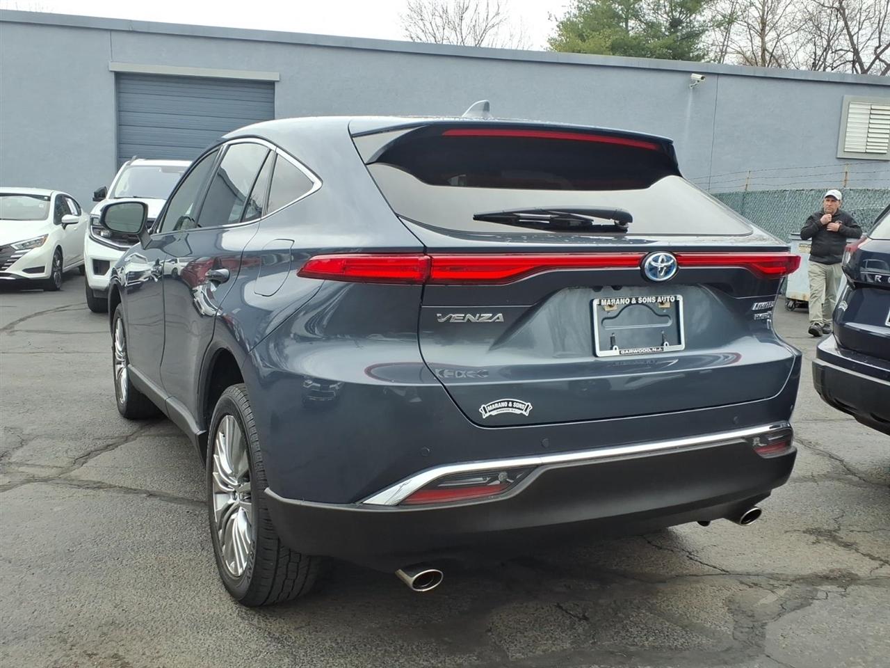 Toyota Venza Limited AWD (Natl) 2021